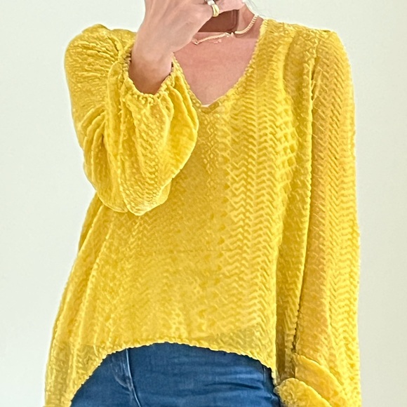 Blue Moon Yellow Puff Sleeve Blouse size XS - Picture 4 of 11